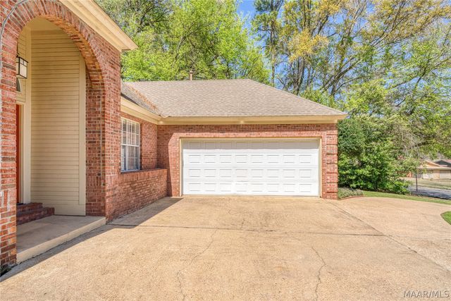 561 PINE TREE Lane, Montgomery, AL 36109