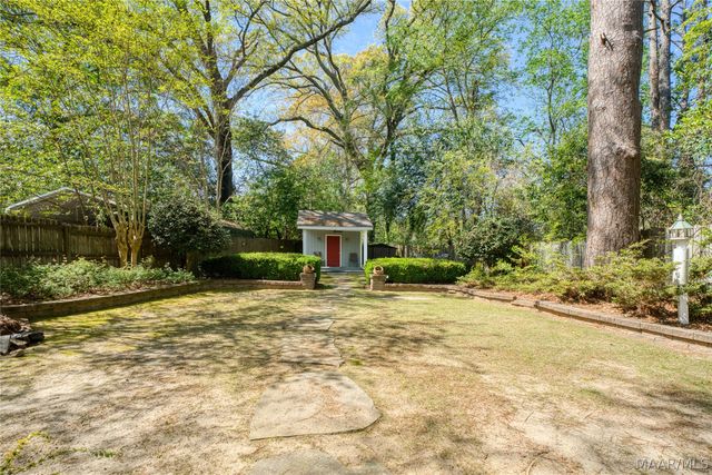 561 PINE TREE Lane, Montgomery, AL 36109