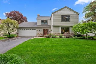 924 Royal Blackheath Court, Naperville, IL 60563