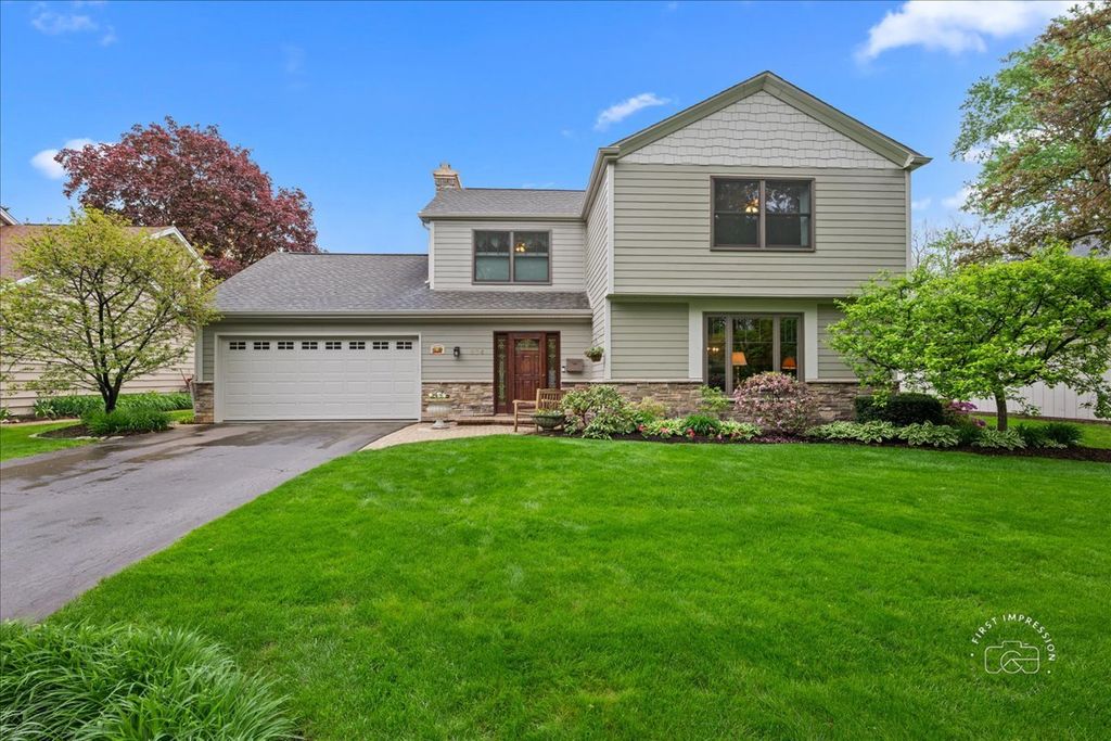 924 Royal Blackheath Court, Naperville, IL 60563