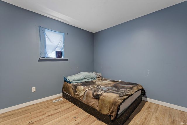 1320 Poland Street, South Bend, IN 46619