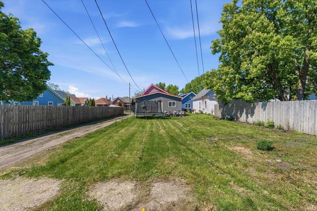 1320 Poland Street, South Bend, IN 46619