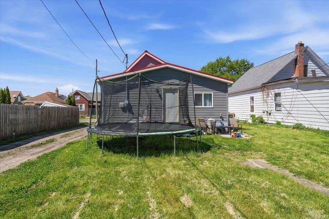 1320 Poland Street, South Bend, IN 46619