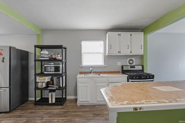 1320 Poland Street, South Bend, IN 46619
