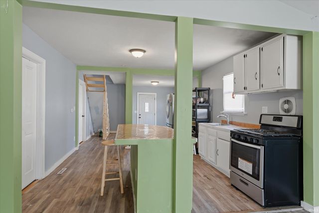 1320 Poland Street, South Bend, IN 46619