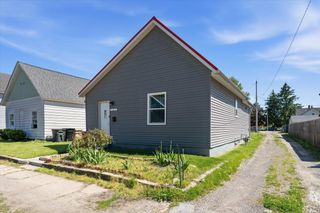 1320 Poland Street, South Bend, IN 46619