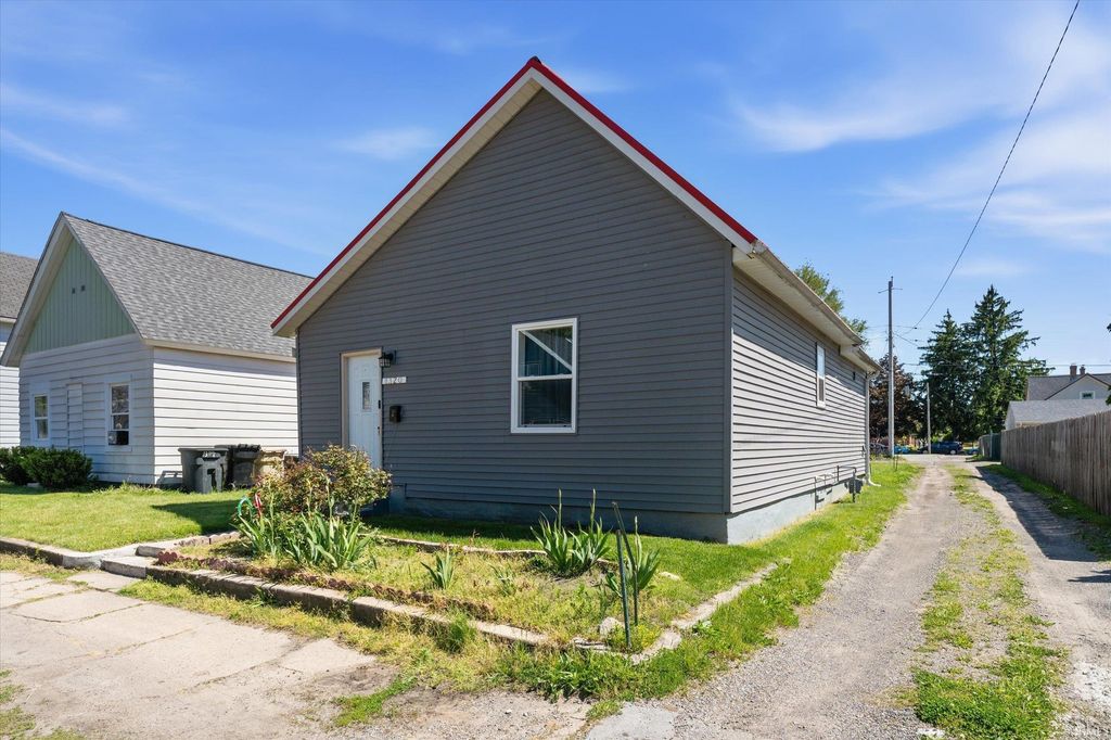 1320 Poland Street, South Bend, IN 46619