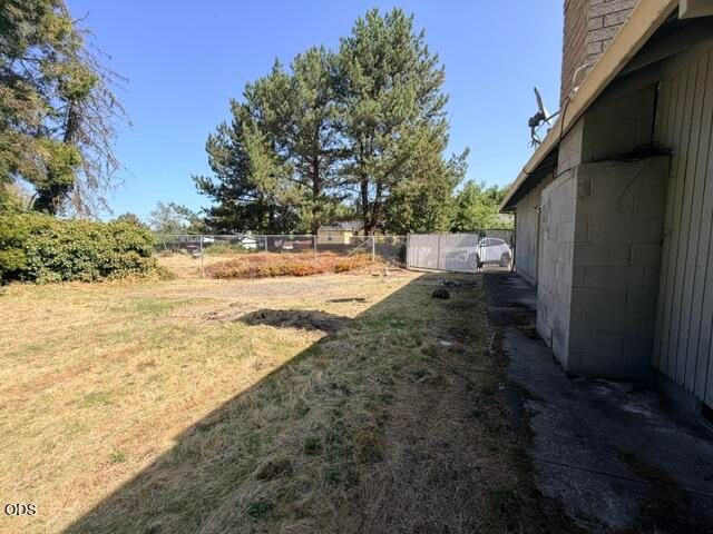 1209 N 10th Street, Central Point, OR 97502