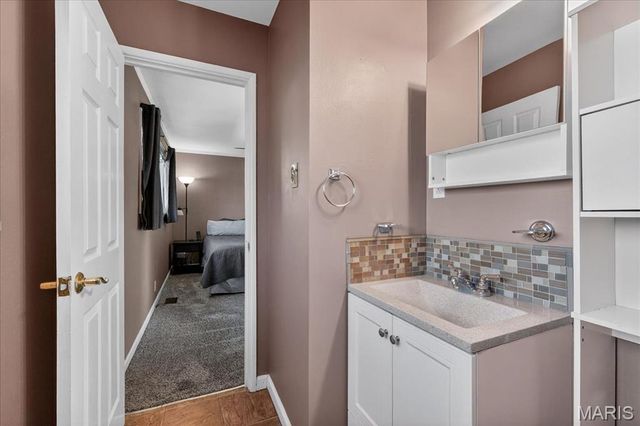 1335 Derhake Road, Florissant, MO 63033