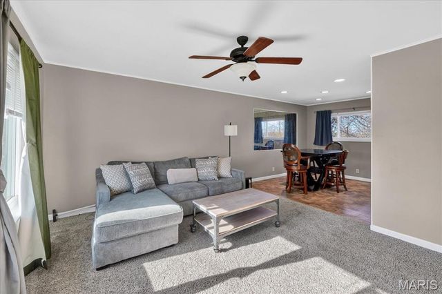 1335 Derhake Road, Florissant, MO 63033