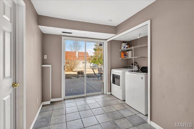 1335 Derhake Road, Florissant, MO 63033