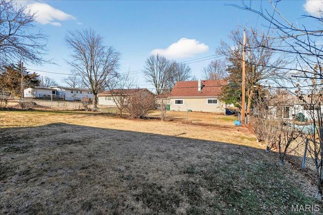 1335 Derhake Road, Florissant, MO 63033