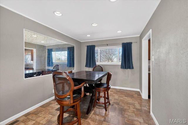 1335 Derhake Road, Florissant, MO 63033