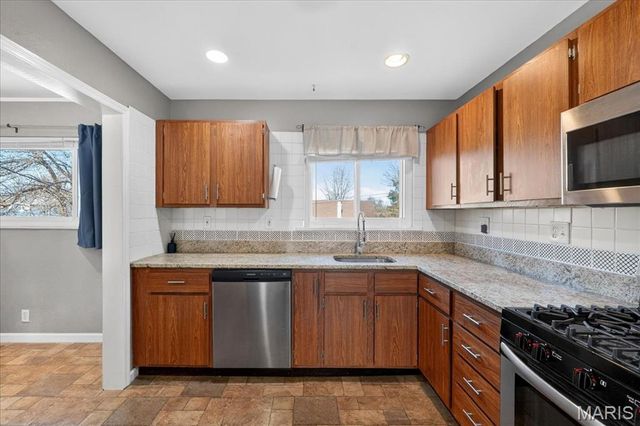 1335 Derhake Road, Florissant, MO 63033