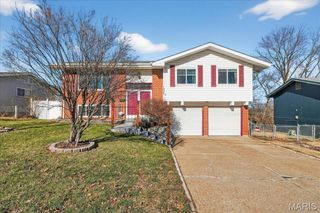 1335 Derhake Road, Florissant, MO 63033
