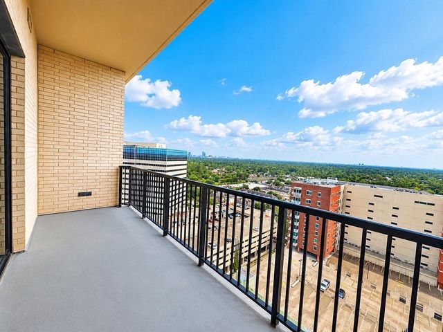 9787 Katy Freeway 1107, Houston, TX 77024