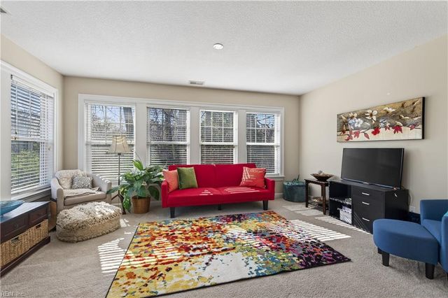 905 Turtle Pond LN, Virginia Beach, VA 23455