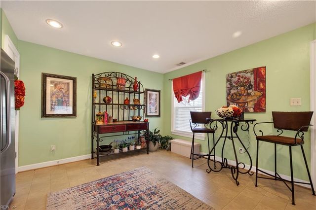 905 Turtle Pond LN, Virginia Beach, VA 23455