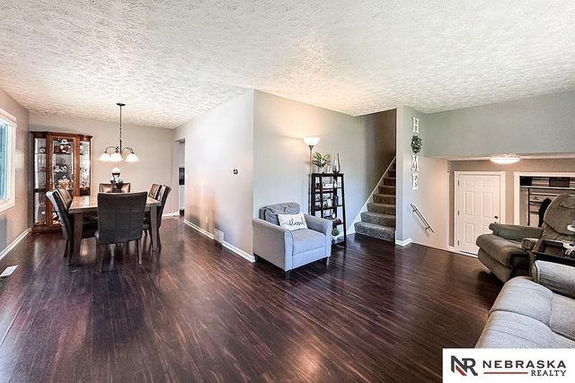 1127 Laport Drive, Papillion, NE 68046