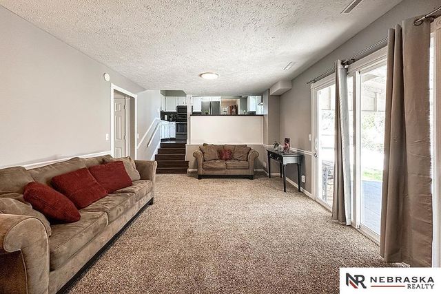 1127 Laport Drive, Papillion, NE 68046