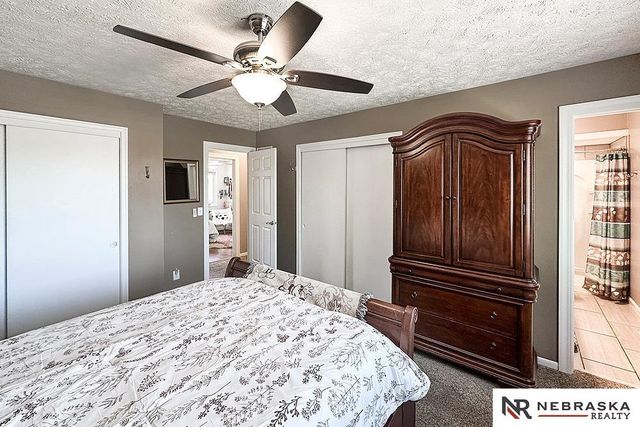 1127 Laport Drive, Papillion, NE 68046