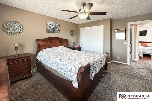 1127 Laport Drive, Papillion, NE 68046