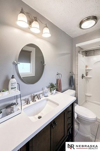 1127 Laport Drive, Papillion, NE 68046