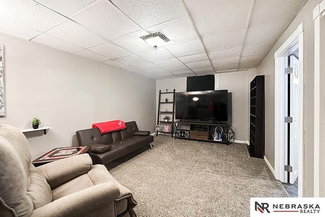 1127 Laport Drive, Papillion, NE 68046