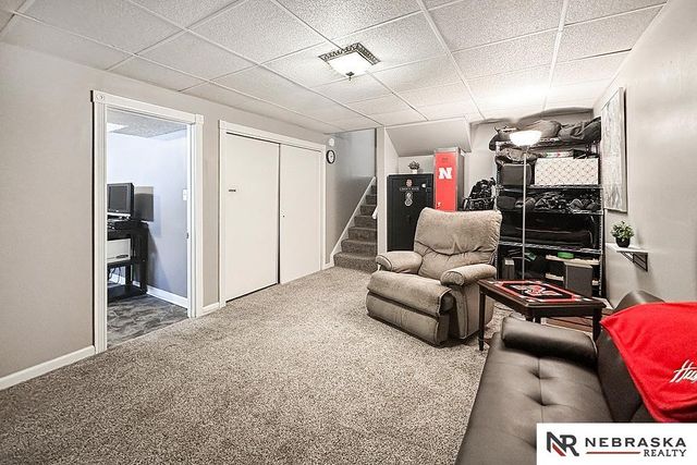 1127 Laport Drive, Papillion, NE 68046