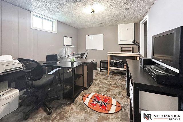 1127 Laport Drive, Papillion, NE 68046