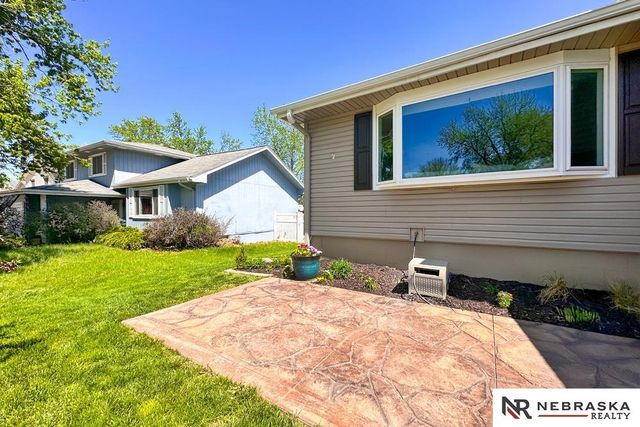 1127 Laport Drive, Papillion, NE 68046