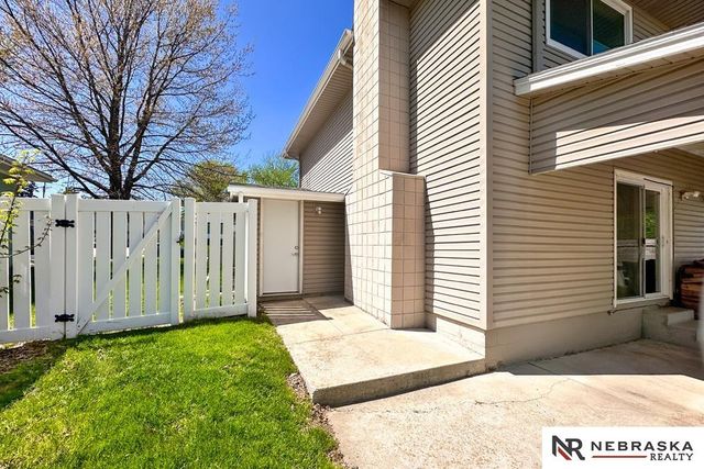 1127 Laport Drive, Papillion, NE 68046