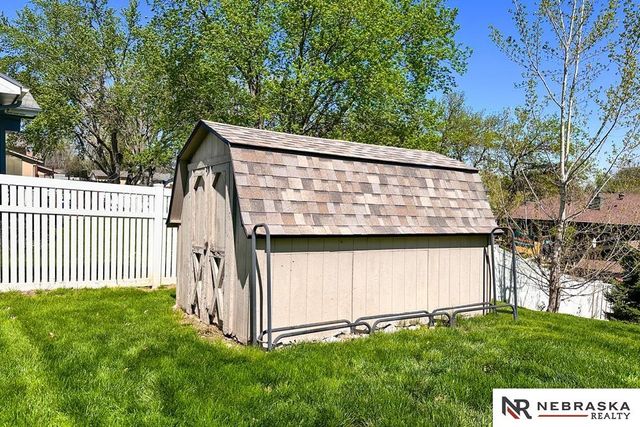 1127 Laport Drive, Papillion, NE 68046