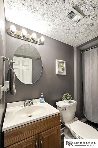 1127 Laport Drive, Papillion, NE 68046