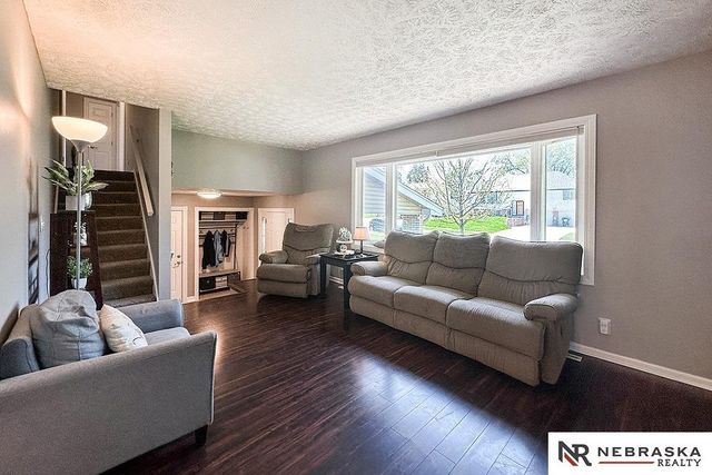 1127 Laport Drive, Papillion, NE 68046