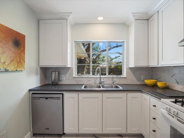 7 S COMET AVENUE, Clearwater, FL 33765