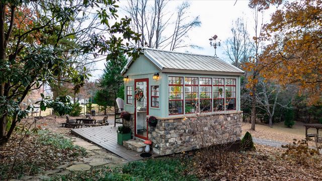 209 Courtside Trail, Travelers Rest, SC 29690