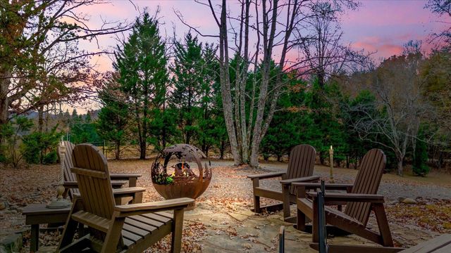 209 Courtside Trail, Travelers Rest, SC 29690