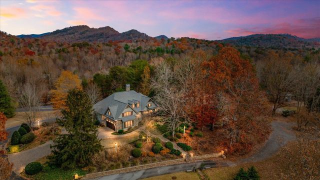 209 Courtside Trail, Travelers Rest, SC 29690