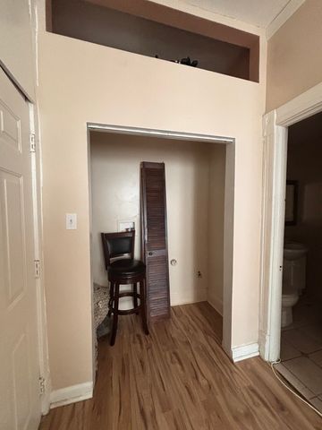 2701 W 18th Street 2F, Chicago, IL 60608