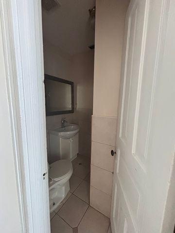 2701 W 18th Street 2F, Chicago, IL 60608