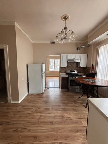 2701 W 18th Street 2F, Chicago, IL 60608