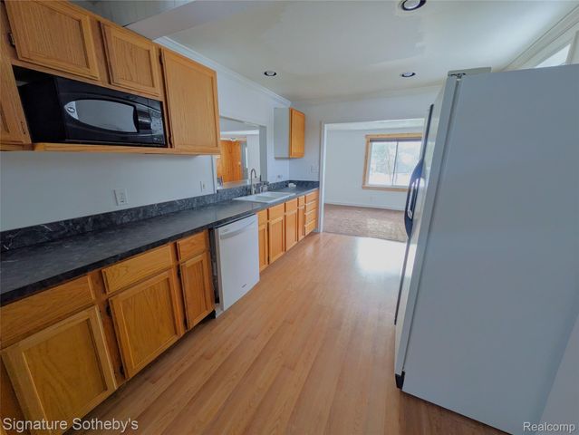 4205 Kendall Road, Warren, MI 48091