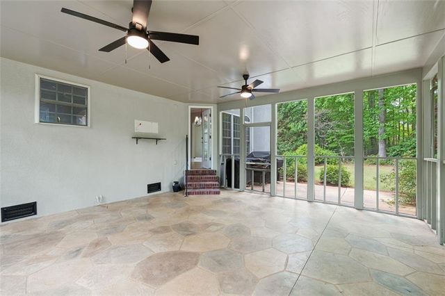160 Torrey Pines Court, Newnan, GA 30265