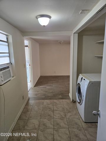 1268 PEACEFIELD Drive, Jacksonville, FL 32205