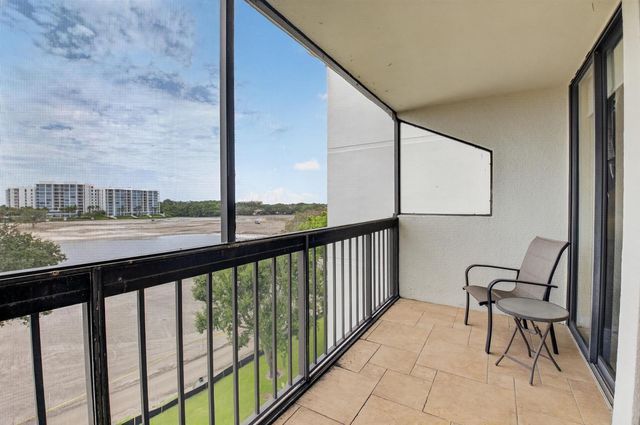 1761 SE Bridgewood Drive, Boca Raton, FL 33434