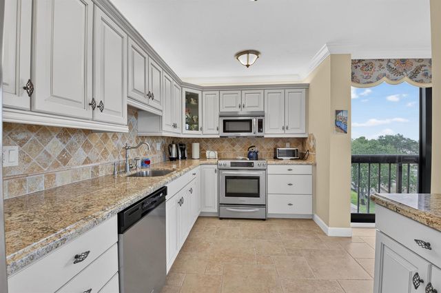 1761 SE Bridgewood Drive, Boca Raton, FL 33434