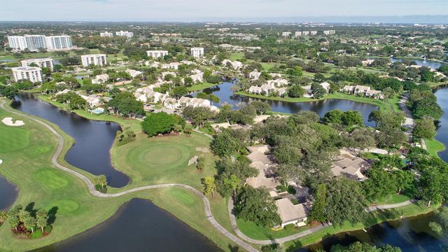 1761 SE Bridgewood Drive, Boca Raton, FL 33434