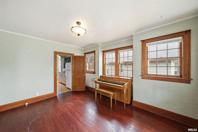 1129 W GILBERT Avenue, Peoria, IL 61604