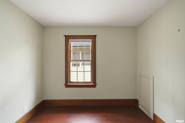 1129 W GILBERT Avenue, Peoria, IL 61604